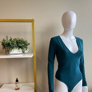 Fashion nova v neck green body suit
